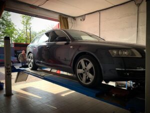 black_service_kr_120961415_344000406683204_1583412461830937426_n